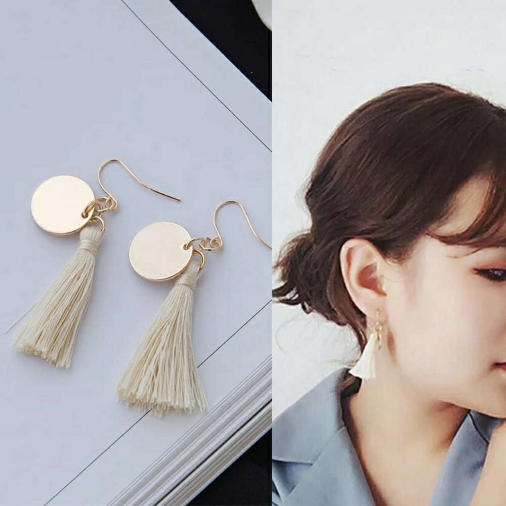 ๐ดSALE๐๐ฎ| Simple Off-White Color Tassle Earrings - Picture 2 of 3